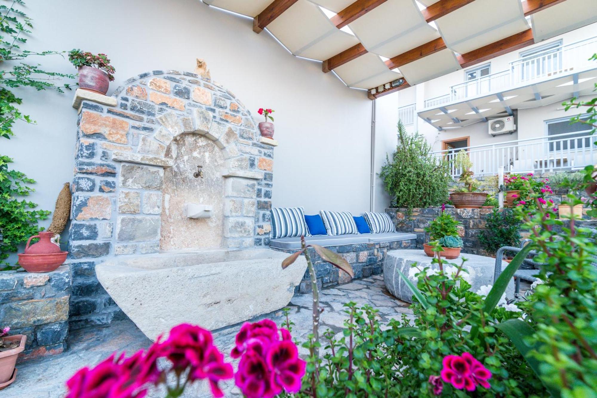 Athina Residence Lentas Bagian luar foto